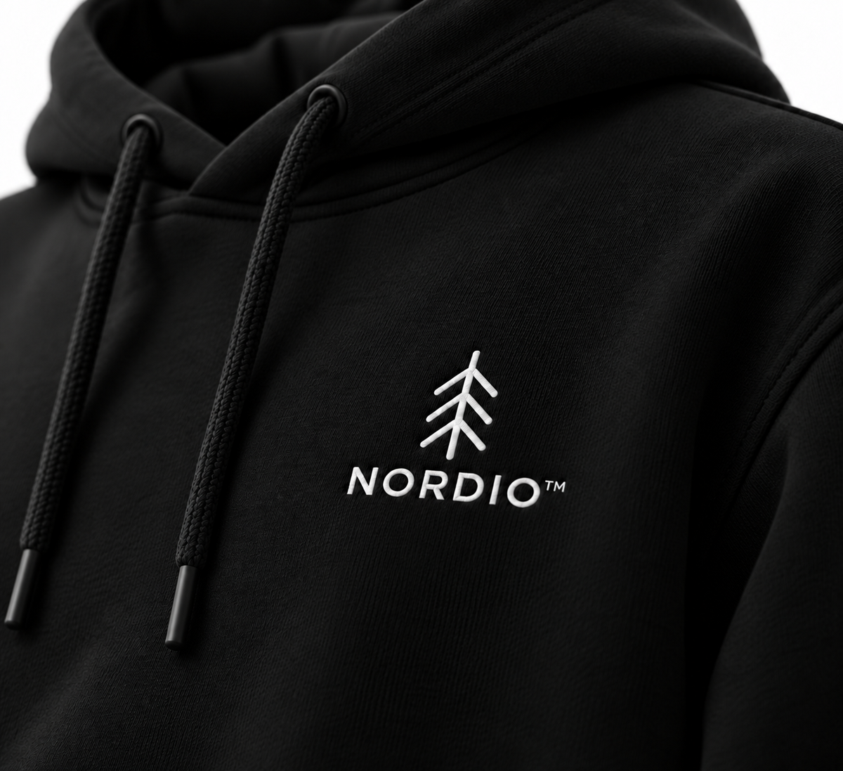 NORDIO Black hoodie – mellkasi részlet